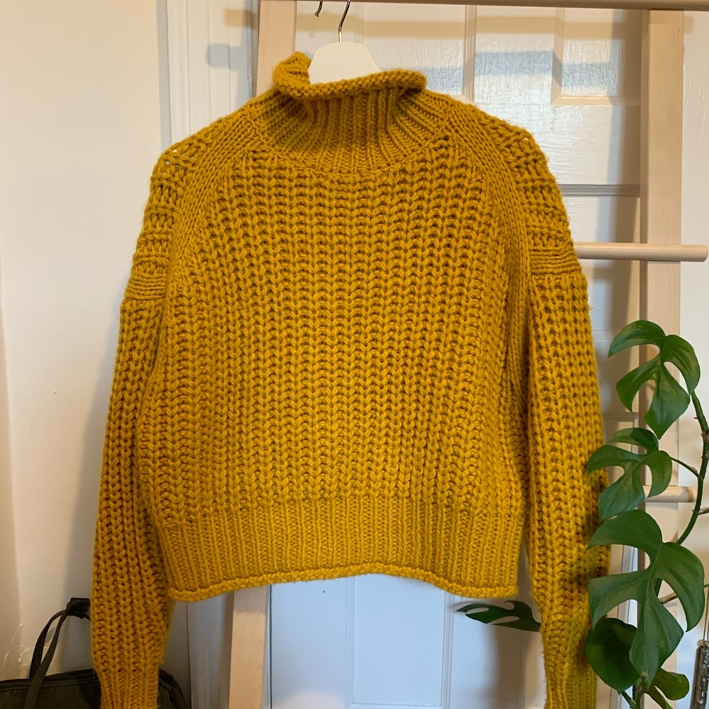H&M Yellow/Gold Knit Sweater